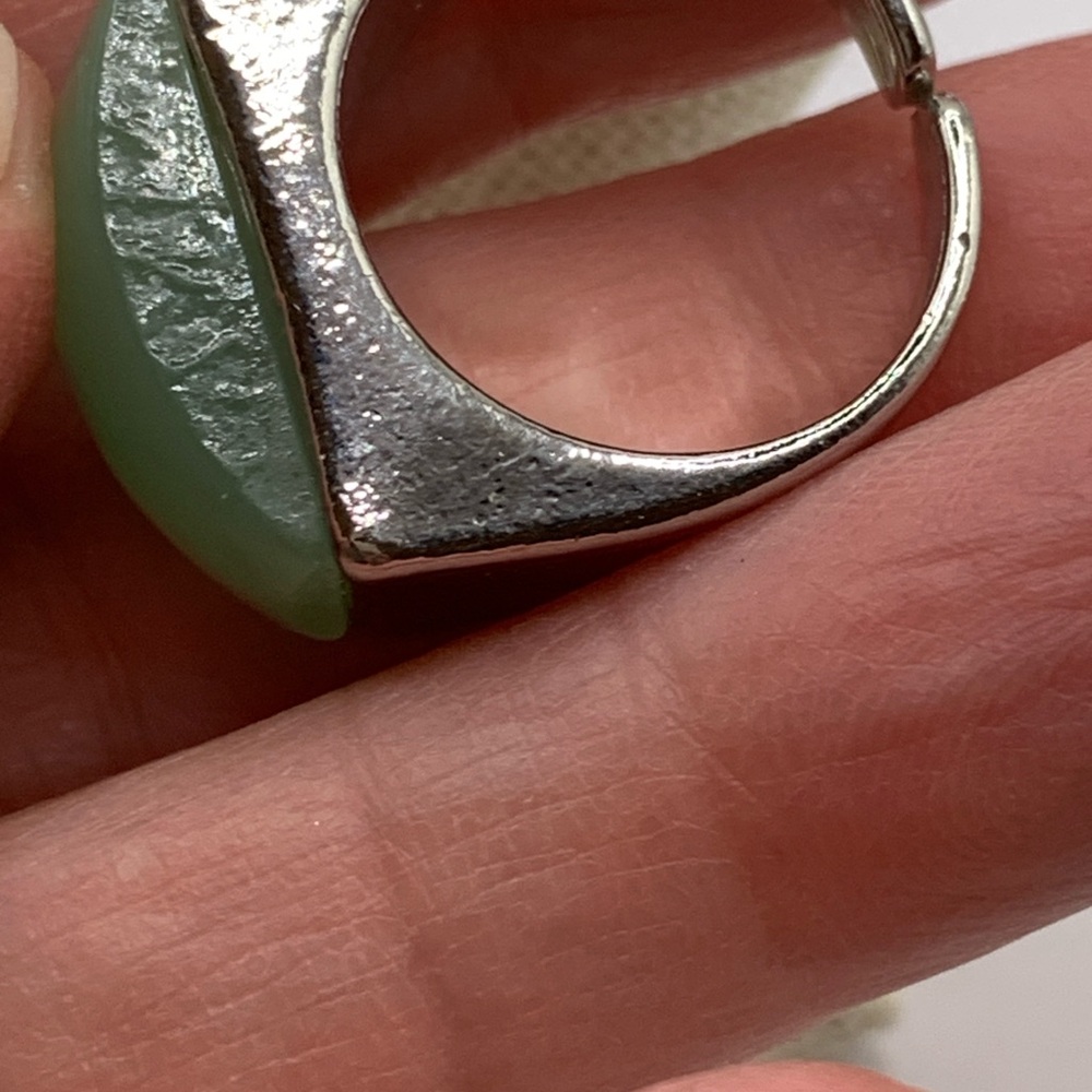 Green and Silver Women's Ring, Size 6 - Picture 5 of 6